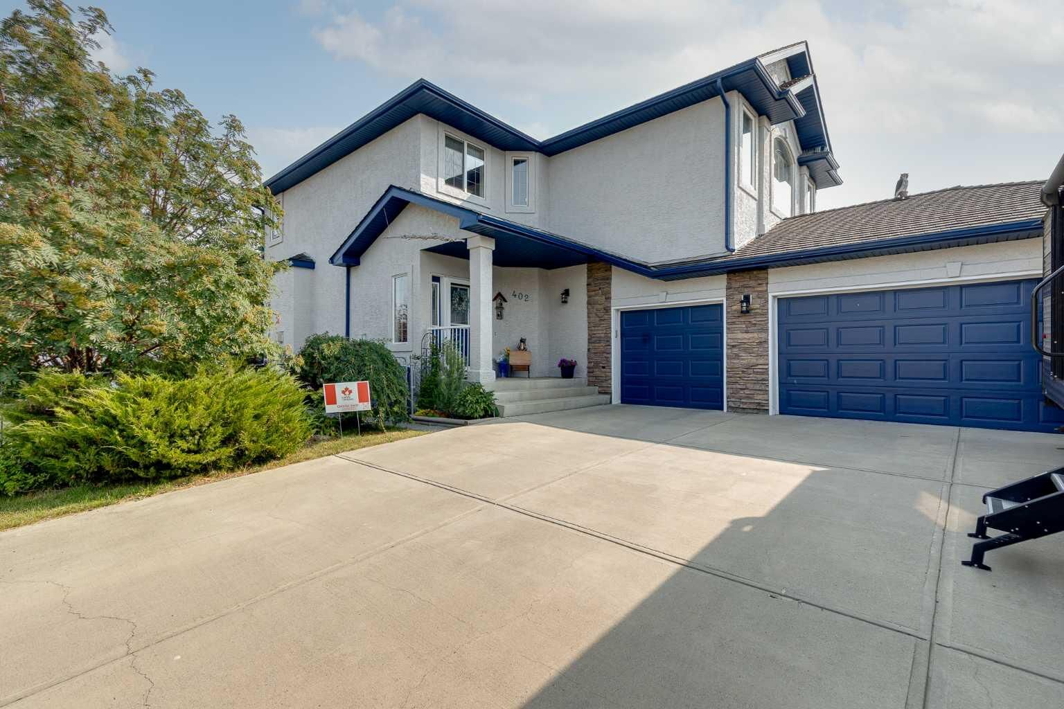Property Photo: 402 Fairways Mews NW AB T4B 2W9