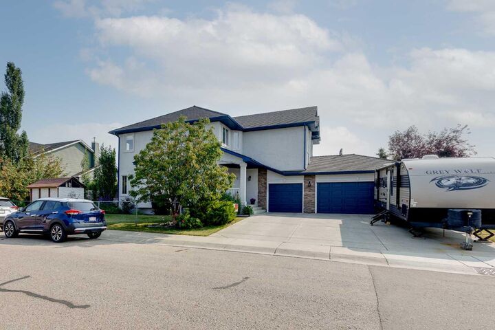 402 Fairways Mews NW — photo 1