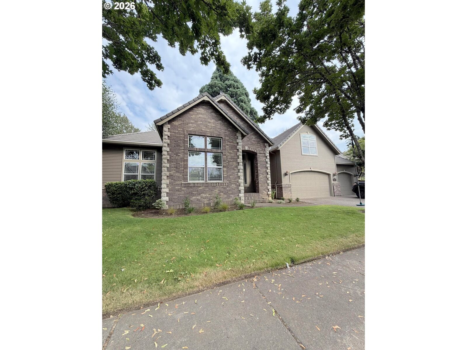 Property Photo: 3333 Riverplace Dr OR 97401
