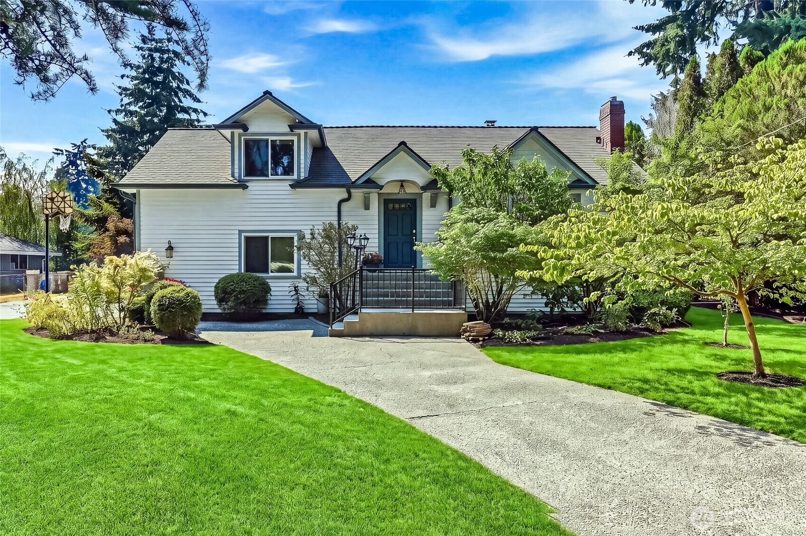 Property Photo:  14309  19th Avenue NE  WA 98125 