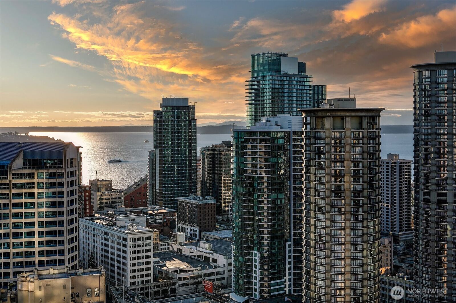 Property Photo: 737 Olive Way 3209 WA 98101