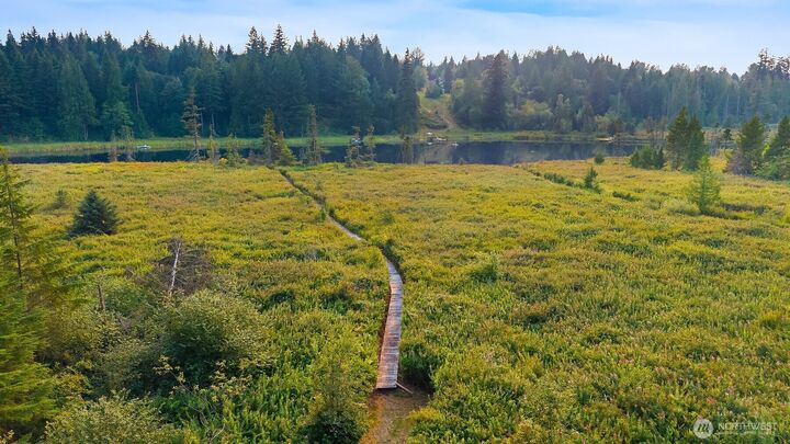 Property Photo:  8826 E Meadow Lake Drive  WA 98290 