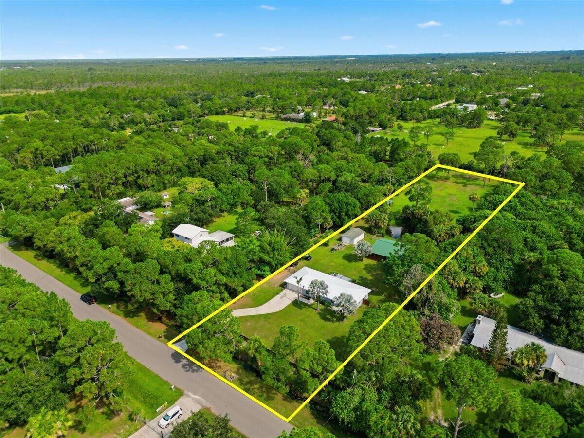 Property Photo:  1740 Vally Road  FL 32950 