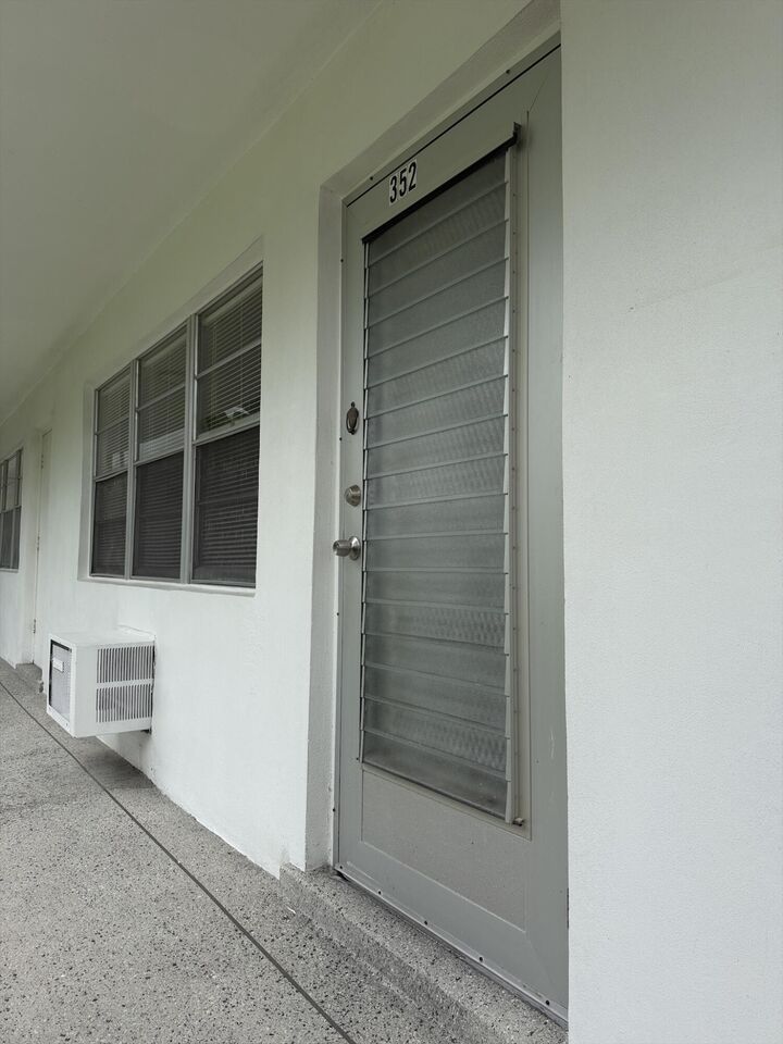 Property Photo: 352 Sheffield O FL 33417