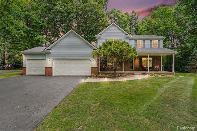 Property Photo:  6290 Waldon Woods Drive  MI 48346 