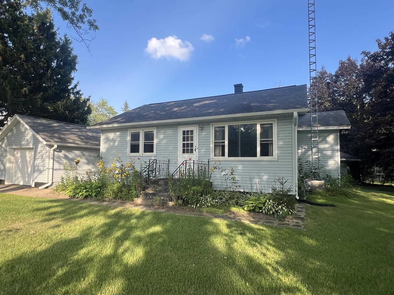 Property Photo: 520 N Washington Street WI 53969