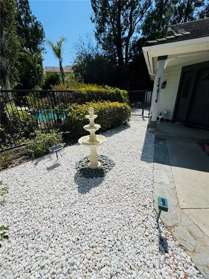 Property Photo:  24014 Meredith Court  CA 91304 