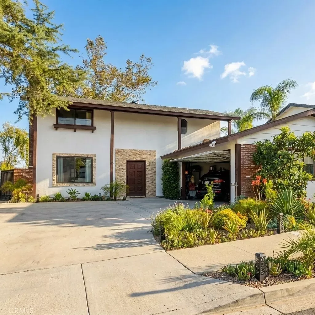 Property Photo:  26035 Farmfield  CA 91302 