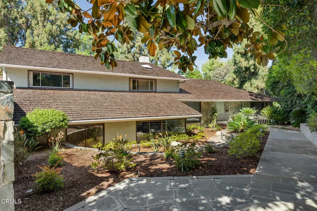 Property Photo:  1043 Oak Grove Place  CA 91108 