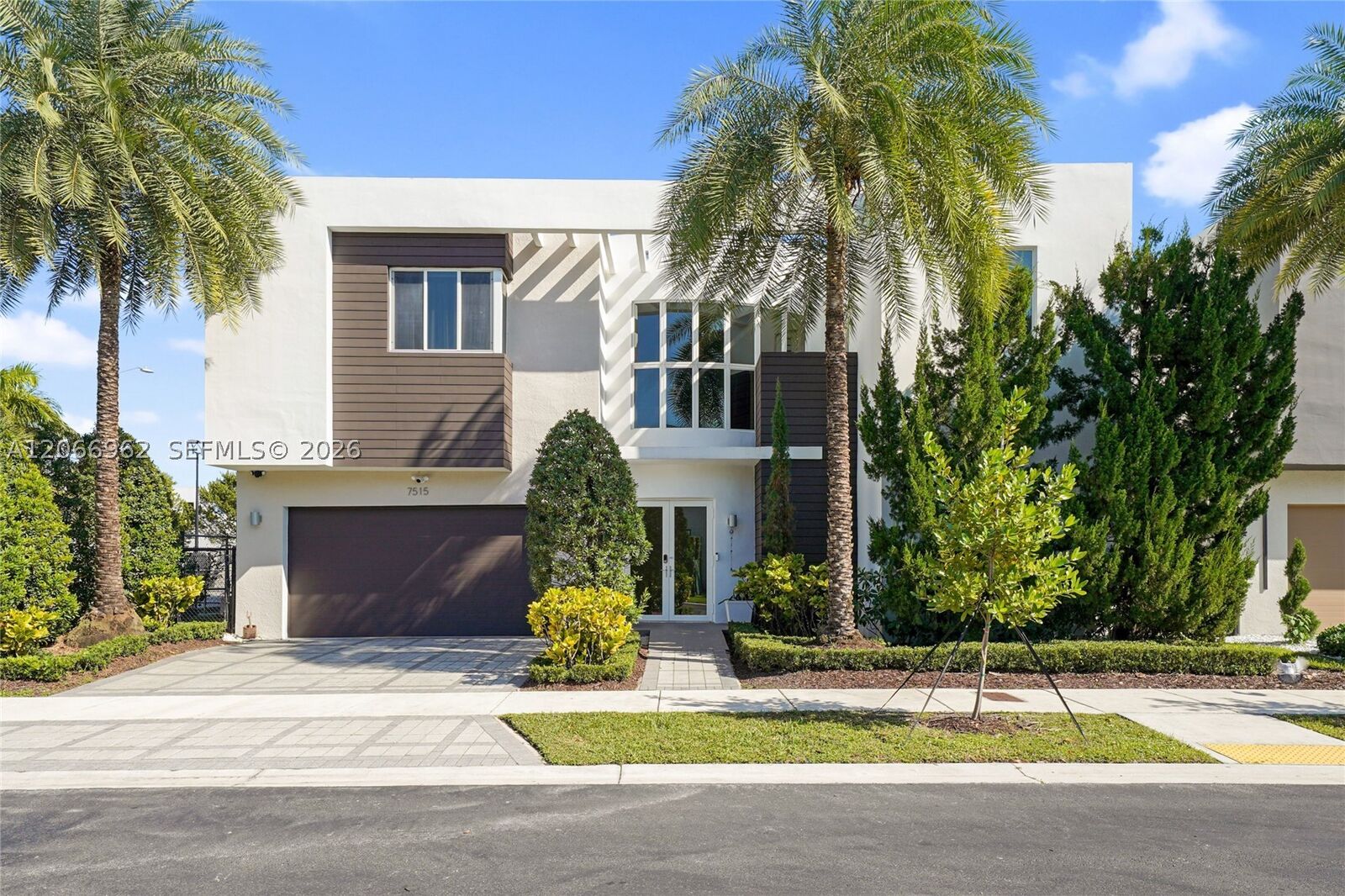 Property Photo:  7515 NW 99th Ave  FL 33178 