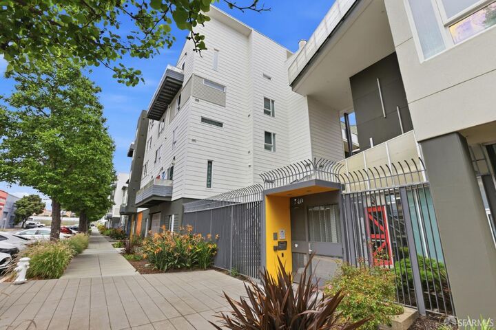 Property Photo: 1740 Bancroft Avenue 251 CA 94124