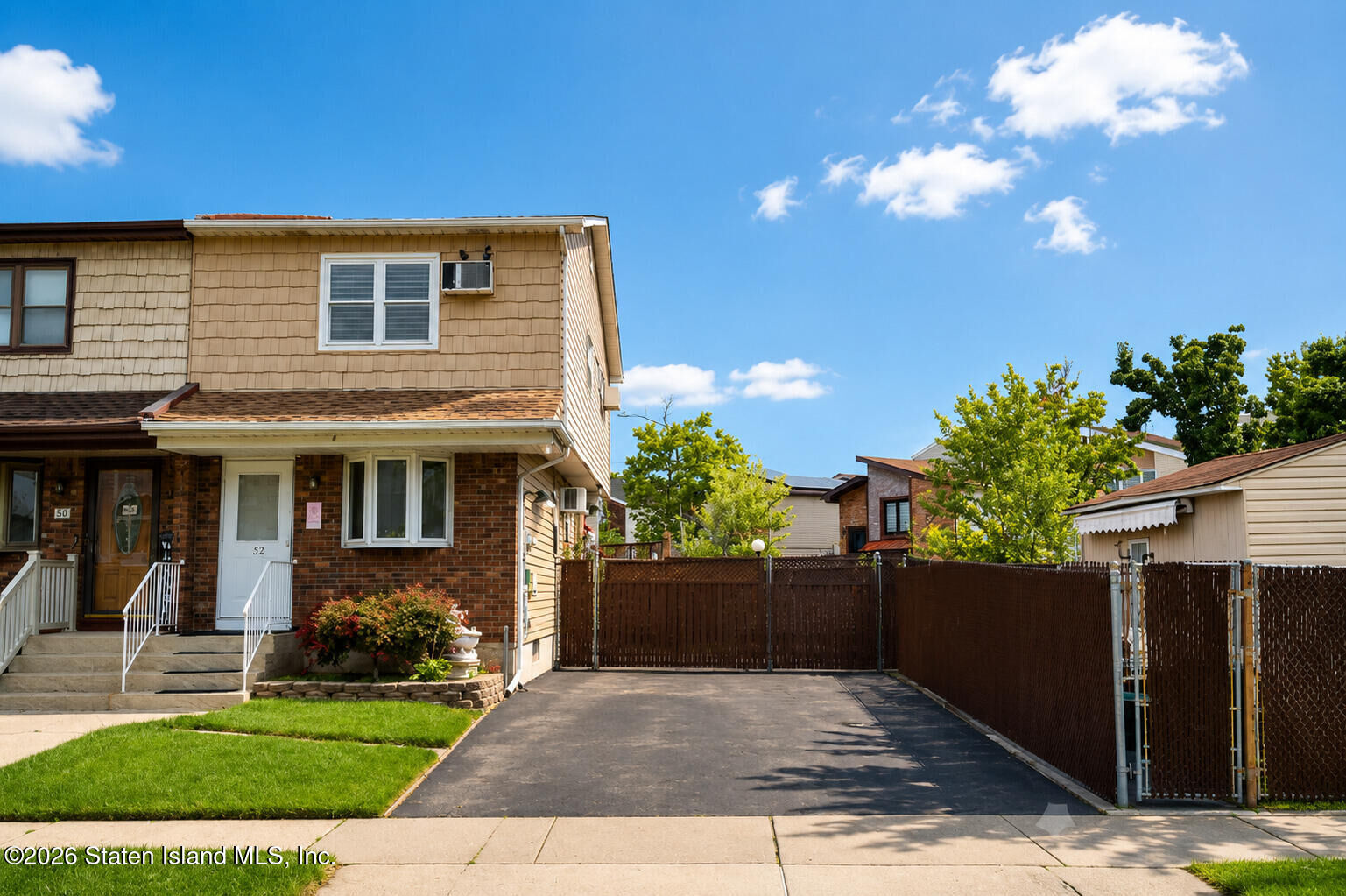 Property Photo: 152 Crossfield Avenue NY 10312