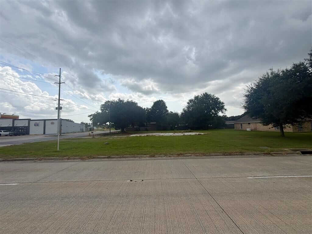 Property Photo: 5434 Gerstner Memorial Boulevard LA 70607