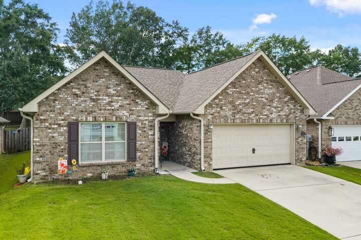 Property Photo: 2919 Phelan Cirlce AL 35179