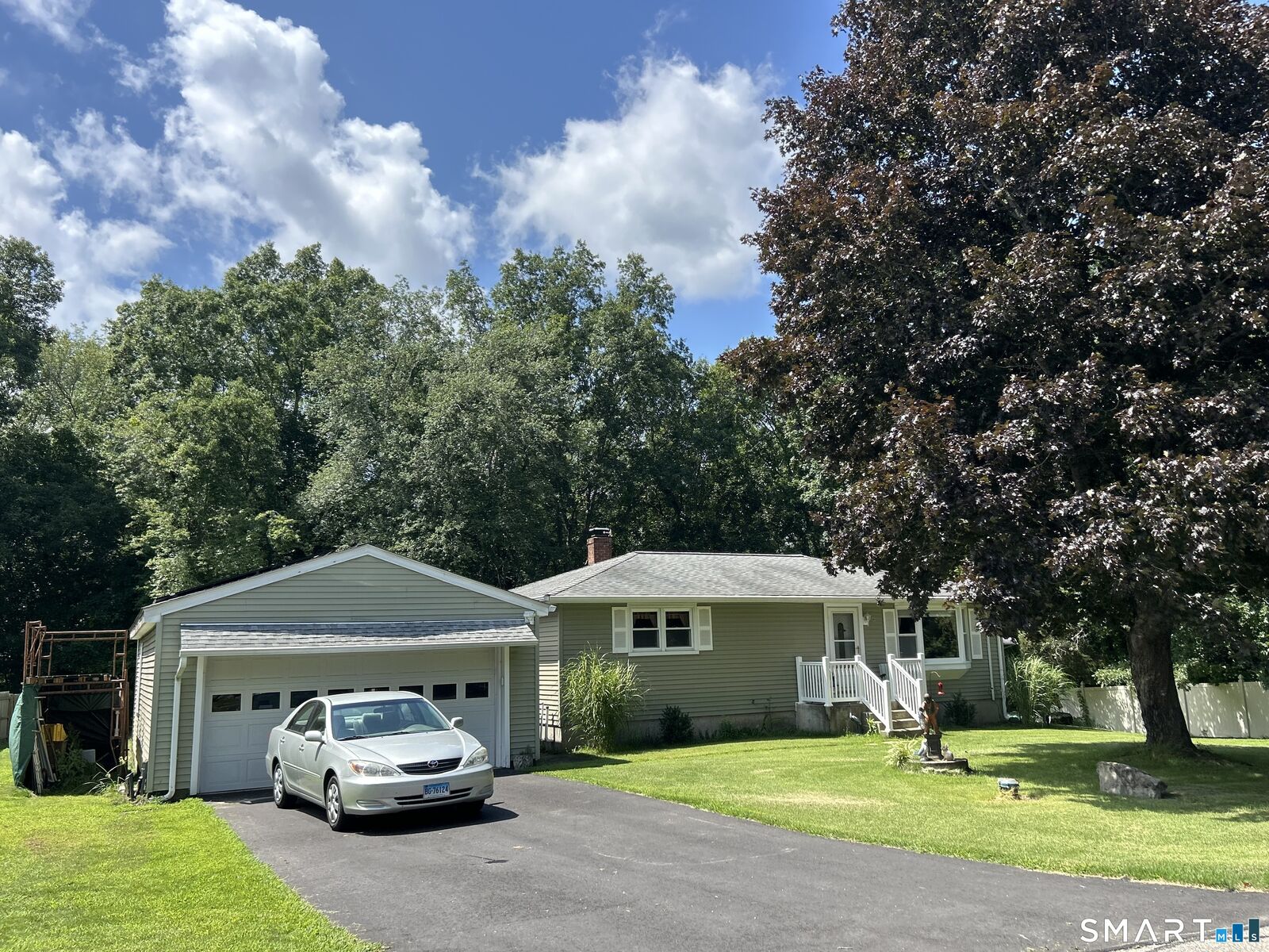 Property Photo:  19 Ross Hill Rd Extension  CT 06351 