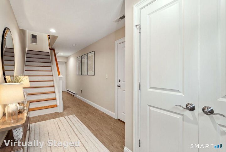 Property Photo:  11 Village Crossing 11  CT 06357 