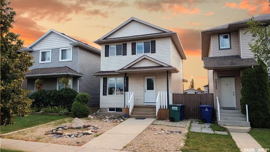 Property Photo: 2933 McClocklin Road SK S7R 0A1