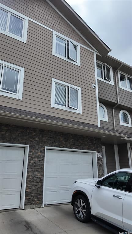 Property Photo: 212 Willis Crescent 409 SK S7T 0R6