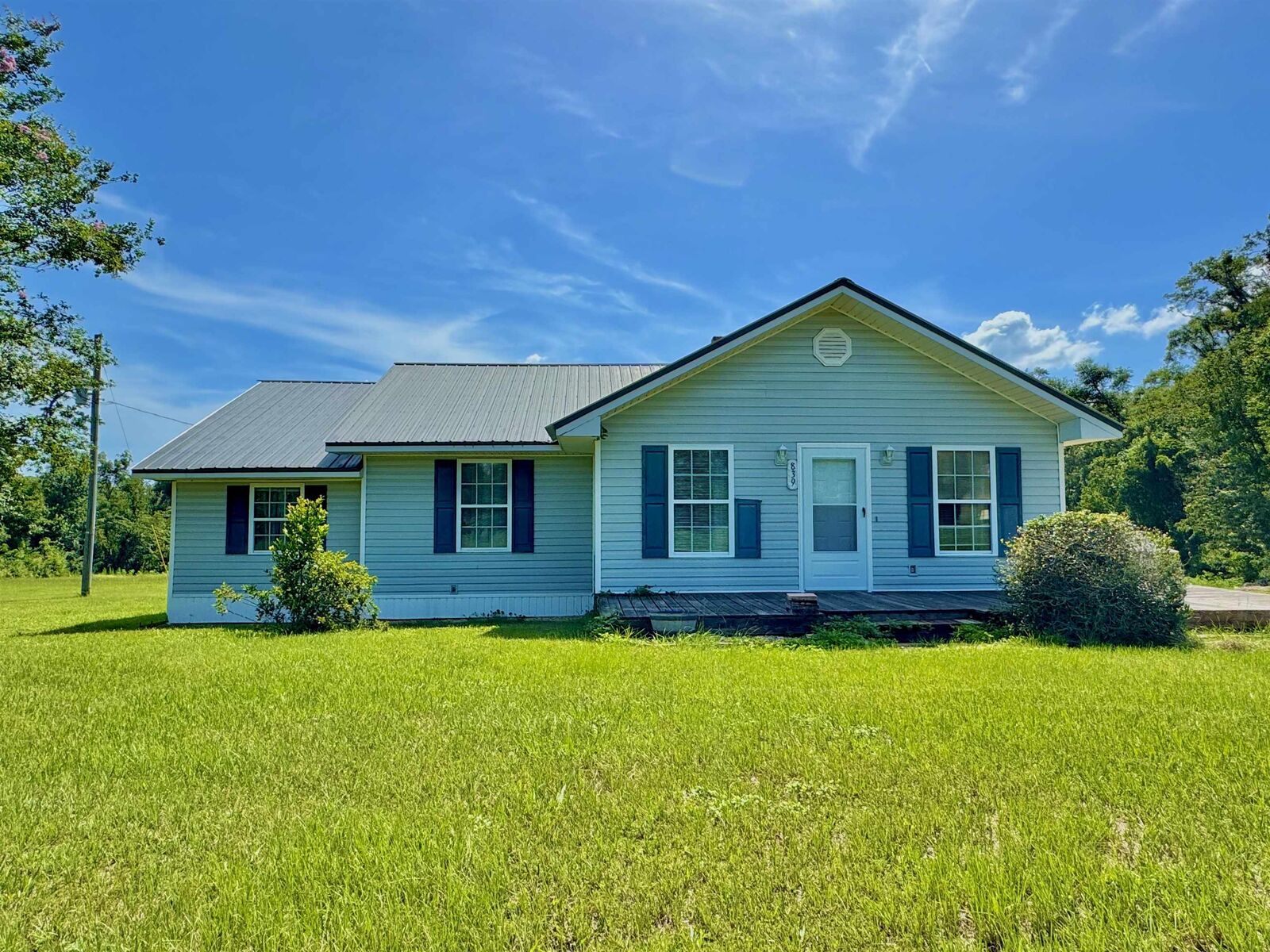 Property Photo:  839 NE Post Road  FL 32340 