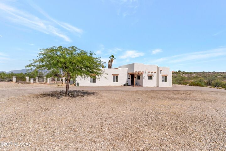 Property Photo:  5040 N Camino De Oeste  AZ 85745 