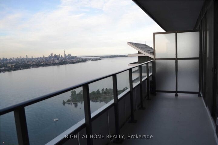 Property Photo: 30 Shore Breeze Dr Drive 5604 ON M8V 0J1