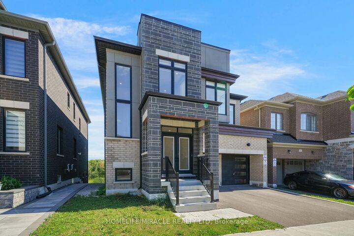Property Photo: 194 Boundary Boulevard ON L4A 4W3