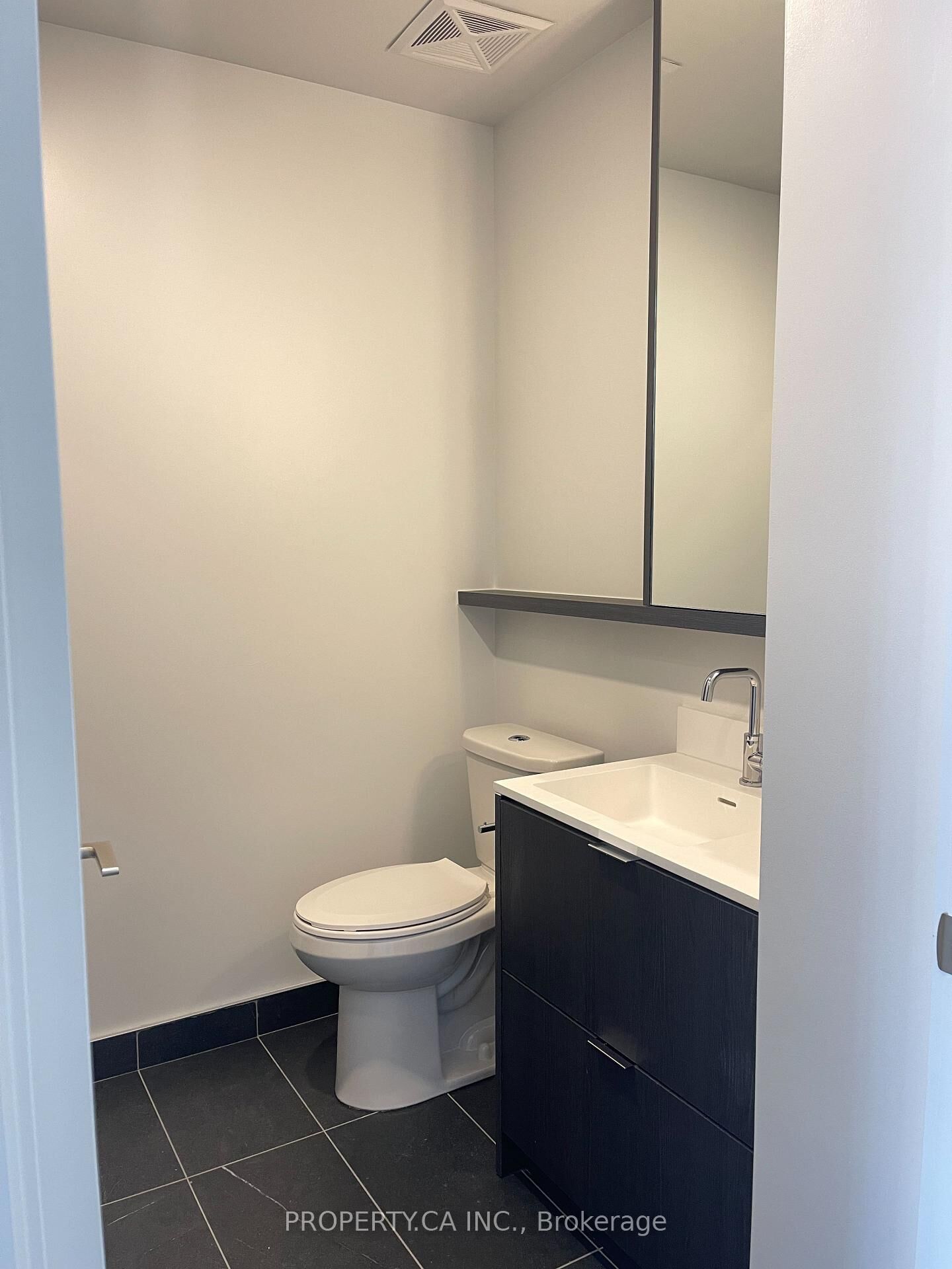 Property Photo: 6 Greenbriar Road 224 ON M2K 0H6