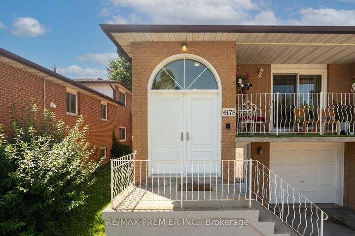 Property Photo:  4178 Dursley Crescent  ON L4Z 1J7 