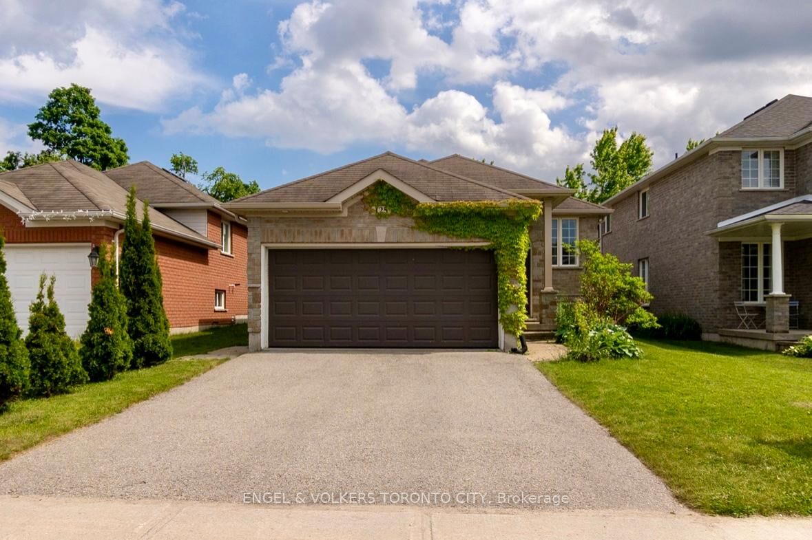 Property Photo: 125 Sovereign's Gate Lower ON L4N 0Y9