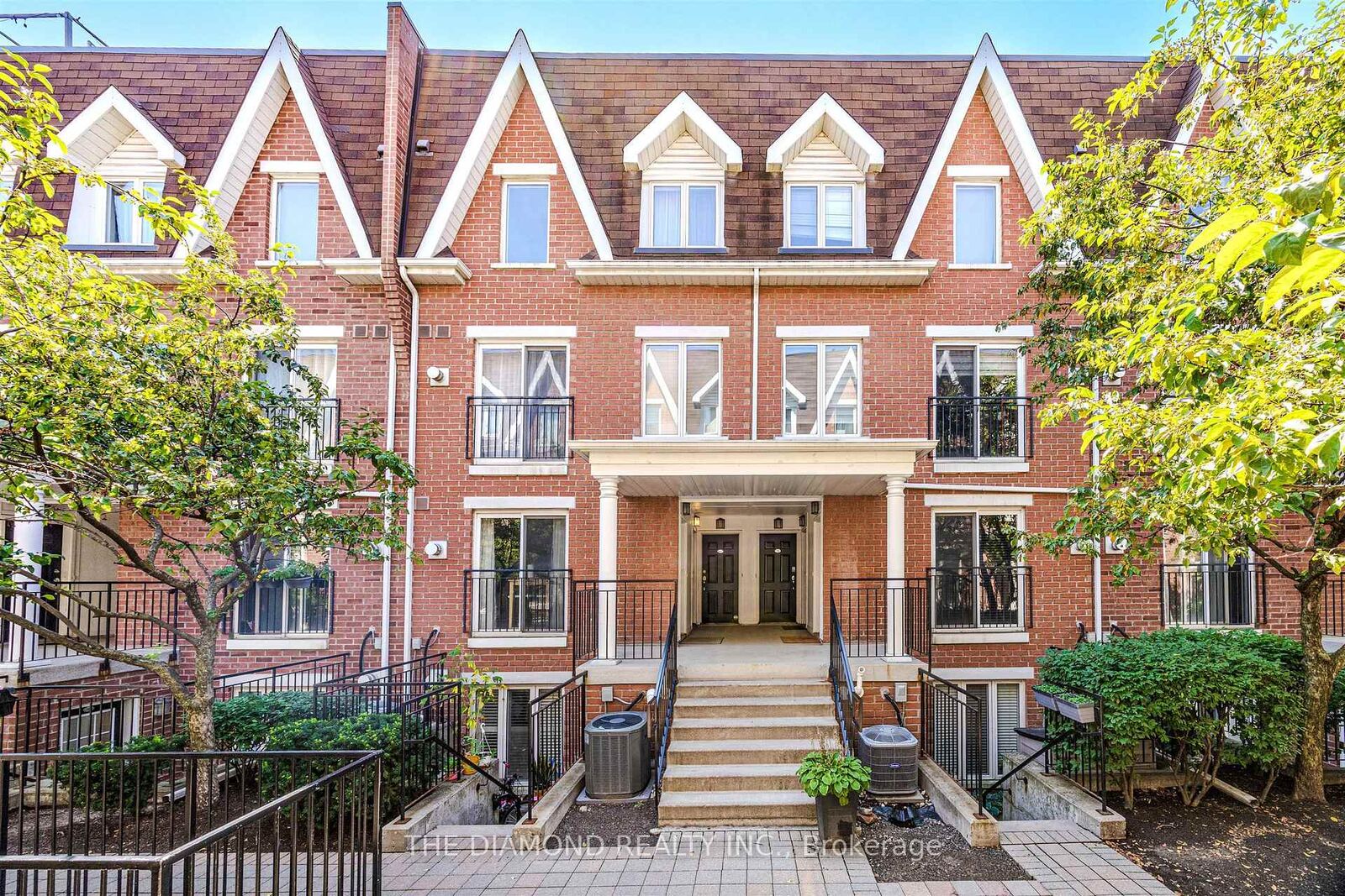 Property Photo:  16 Laidlaw Street 912  ON M6K 1X2 