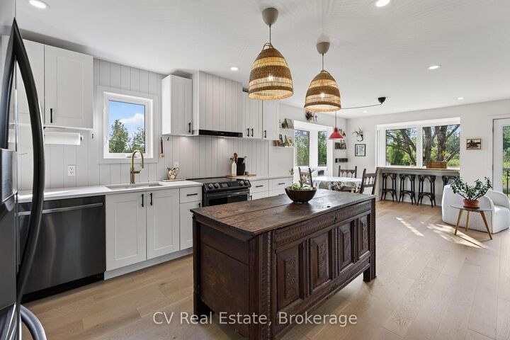 Photo de la propriété:  110 John Street  ON N4L 1W7 