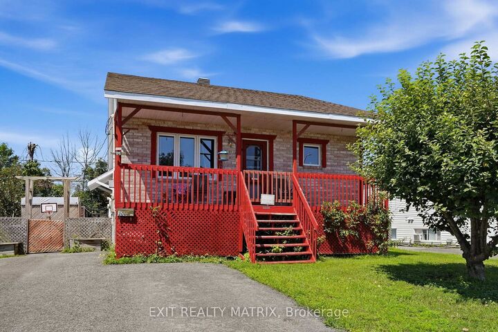 Property Photo:  300 Tupper Street  ON K6A 2V2 