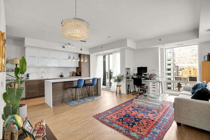 Property Photo: 428 Sparks Street 1502 ON K1R 0B3