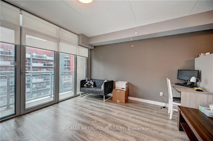 Property Photo:  250 Albert Street 202  ON N2L 3T6 