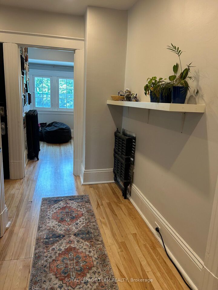 Property Photo: 16 Powell Avenue 3 ON K1S 2A1