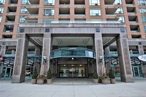 Property Photo: 887 Bay Street 902 ON M5S 3K4