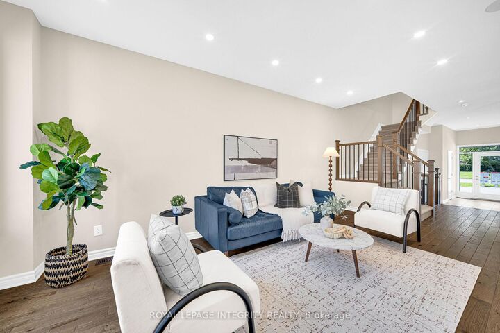 Property Photo: 256 Dolce Crescent ON K1X 0B3
