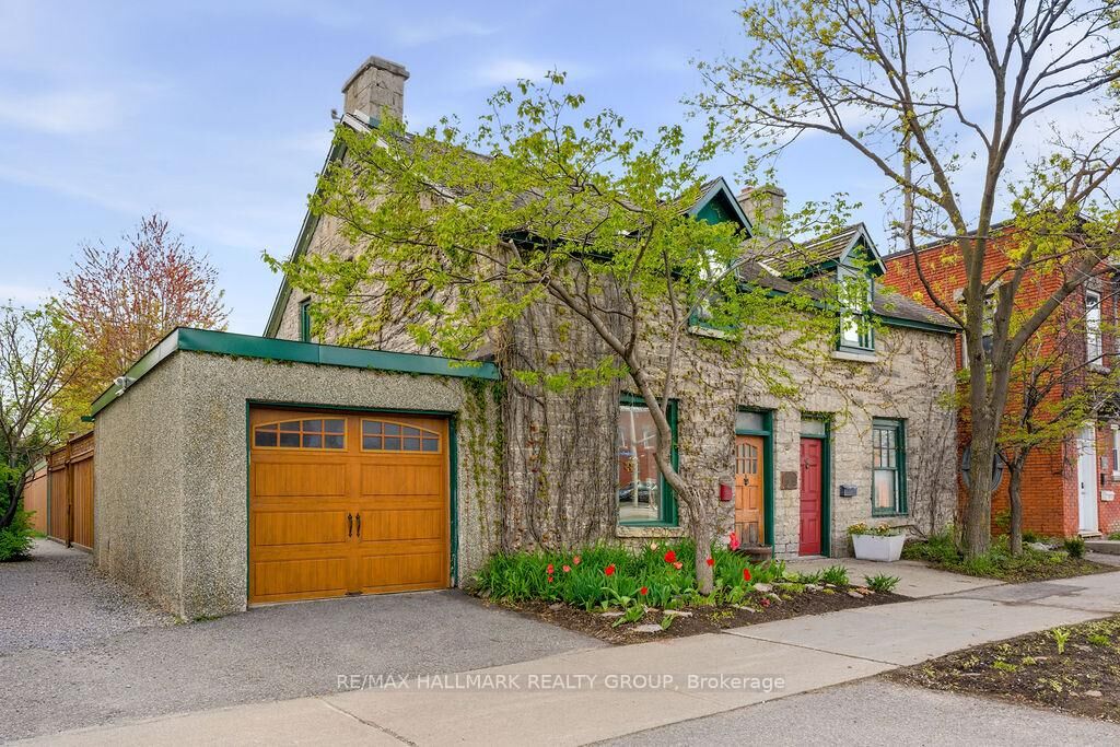 Property Photo: 176 King Edward Avenue ON K1N 7L5