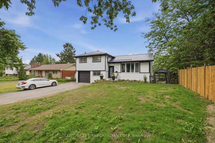 Property Photo:  285 Panorma Crescent  ON N5Z 3H2 