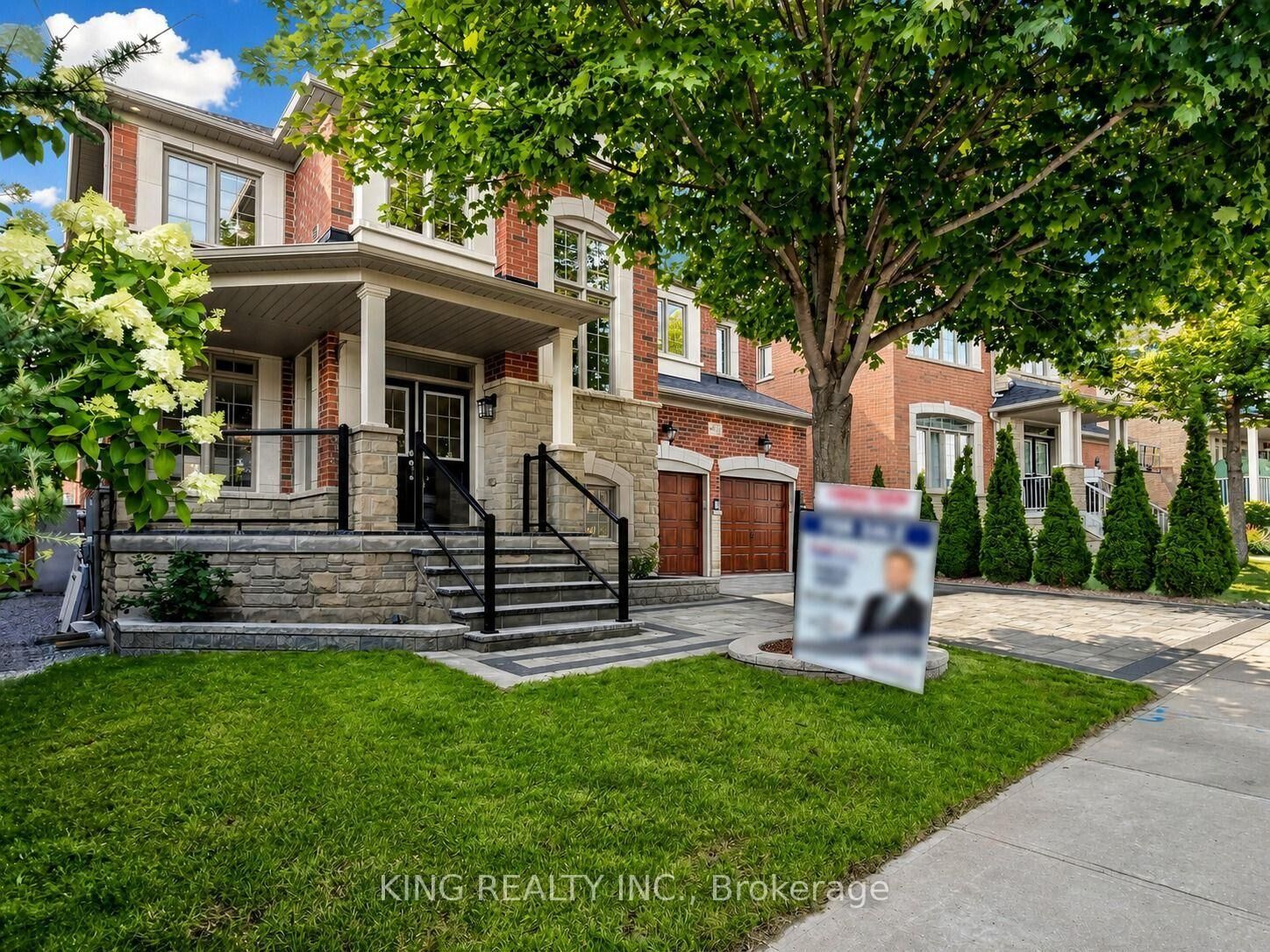 Property Photo: 939 Goring Circle ON L3X 0B5