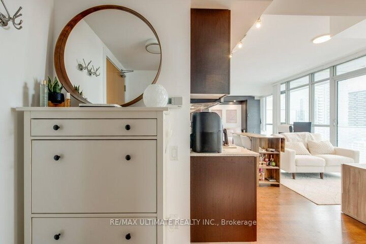 Property Photo: 375 King Street W 2710 ON M5V 1K5