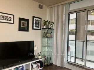 Property Photo:  426 University Avenue 2703  ON M5G 1S9 