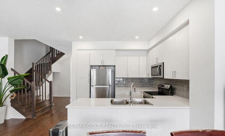 Property Photo:  36 Jargeau Road S  ON K1C 1T1 