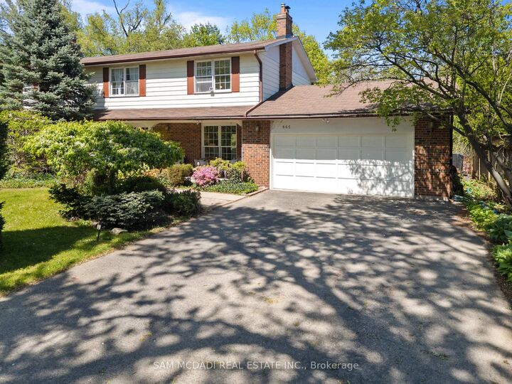 Property Photo: 865 Meadow Wood Road ON L5J 2S7