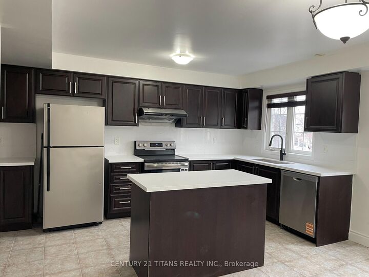 Property Photo:  11 Etienne Street Upper  ON M1L 0A2 