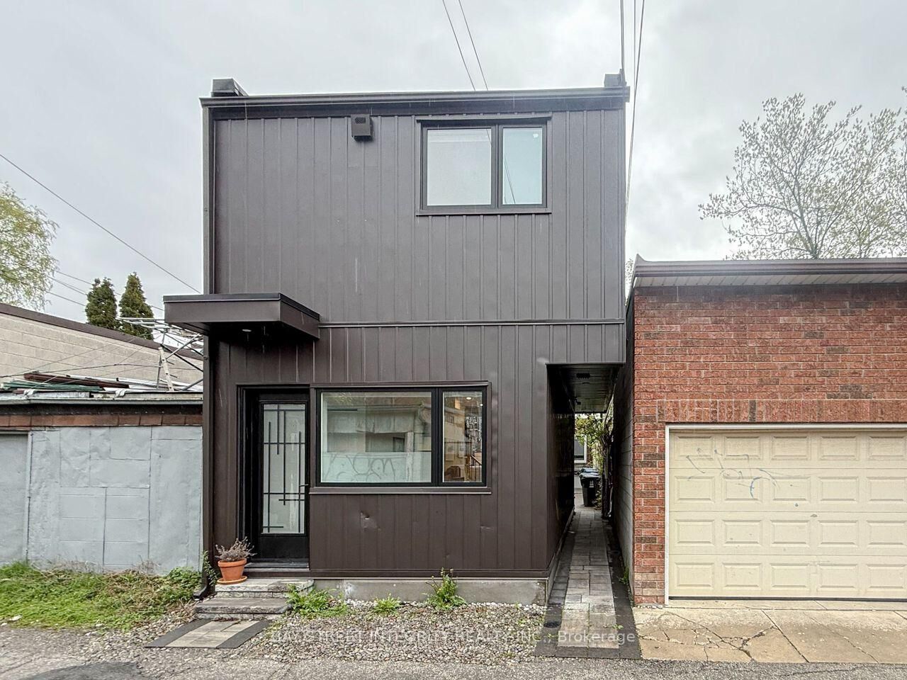 Property Photo: 598 Crawford Street Laneway ON M6G 3K2