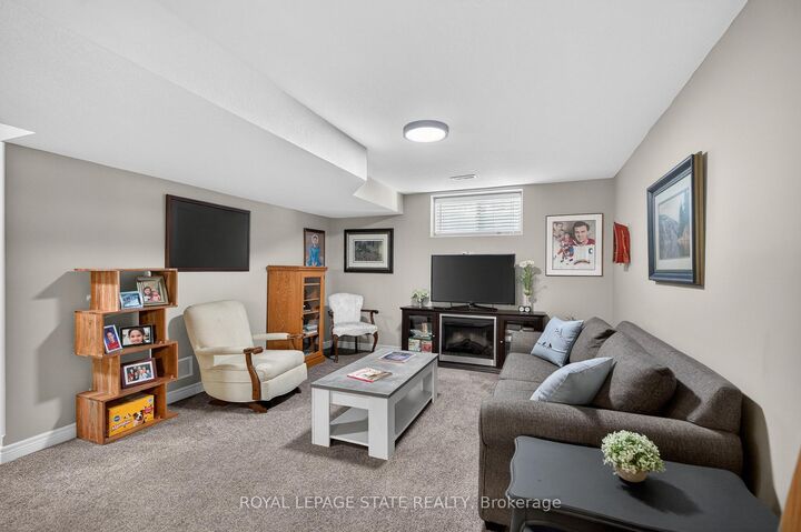 Property Photo: 36 Banks Street ON N3T 0H7