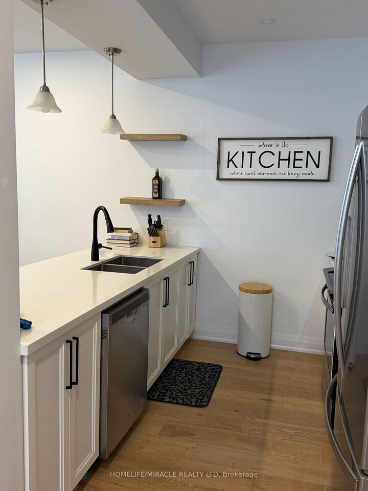 Property Photo: 2 Stonehart Lane ON L4M 7E8