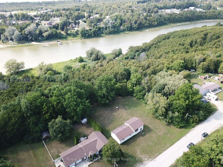 Property Photo: 270 Edward Street ON N0H 2L0