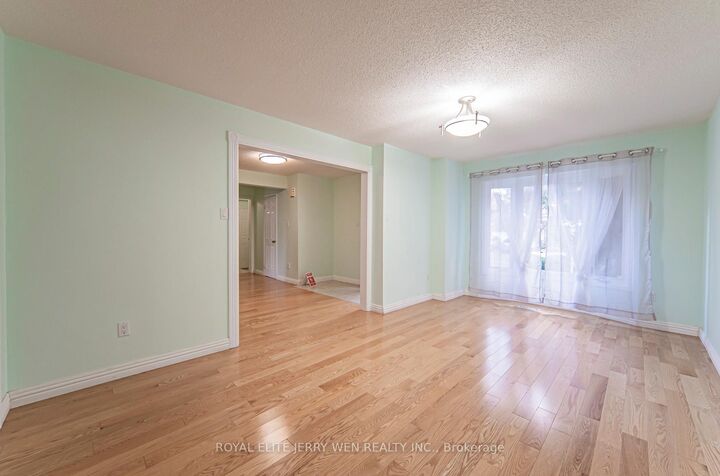 Property Photo: 10 Kingsboro Road ON L3T 6S9